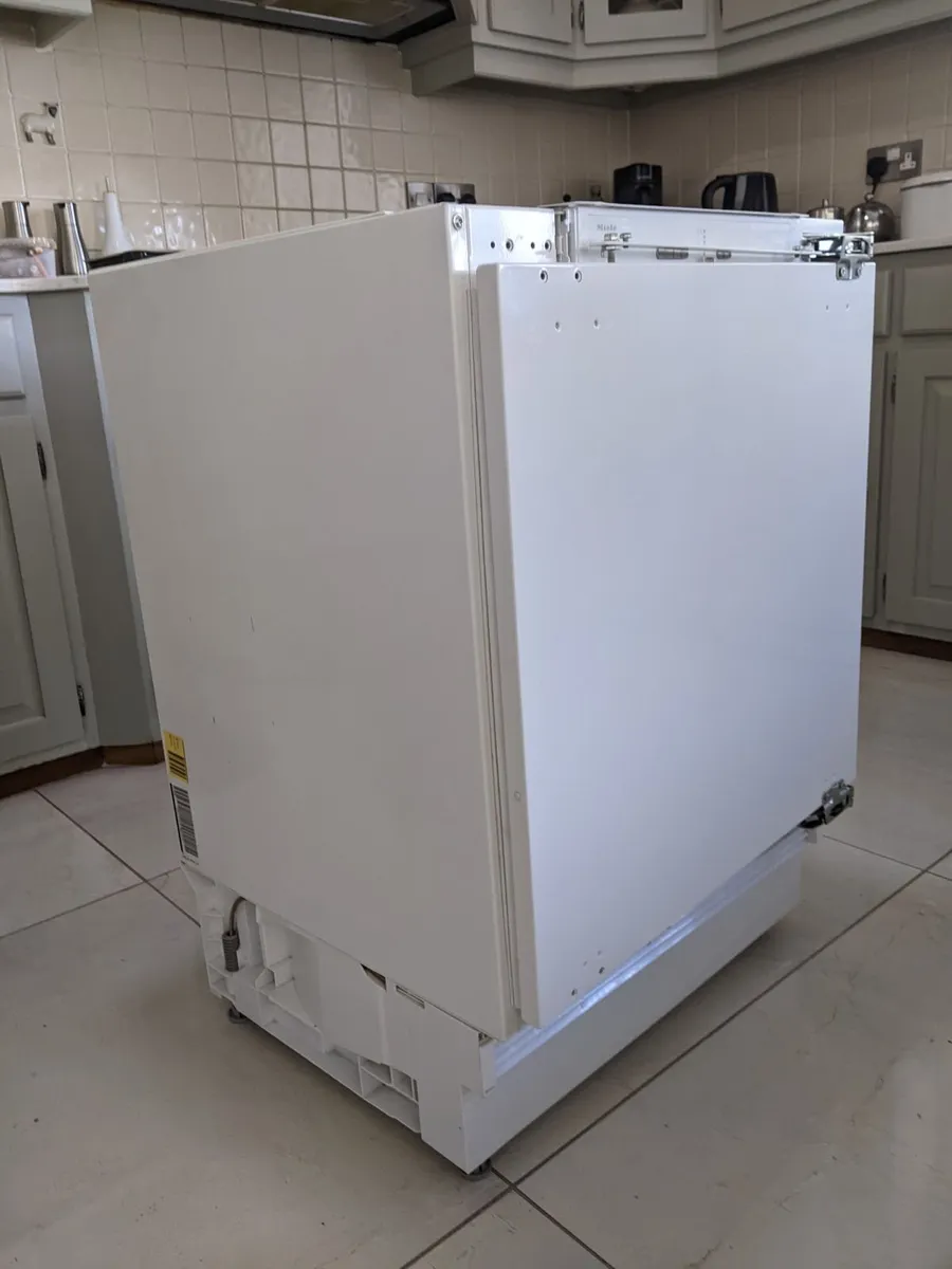Miele Integrated Fridge - Image 1