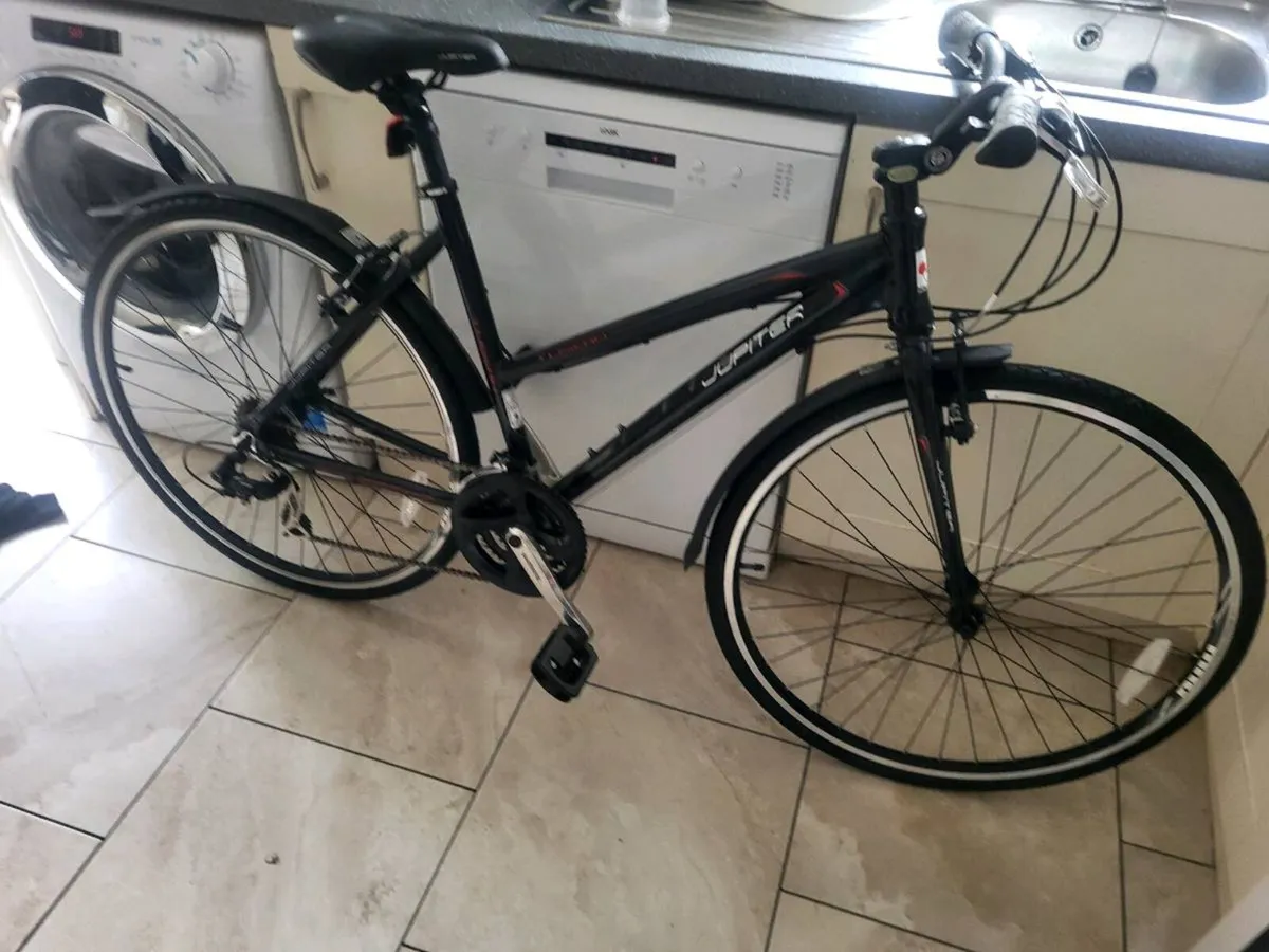 Ladies hybrid bike VGC - Image 1