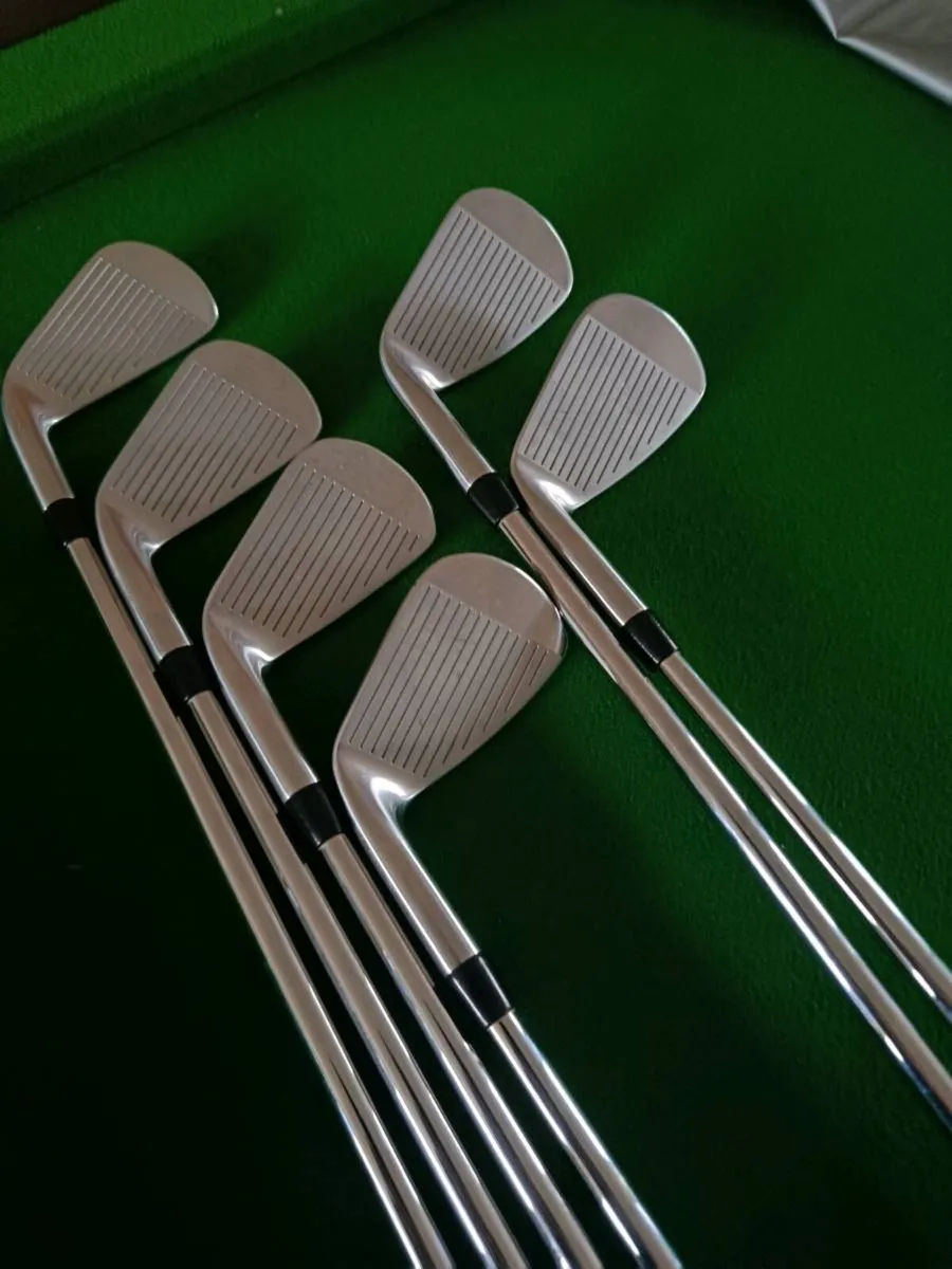 Titleist 620 forged 5-PW - Image 1