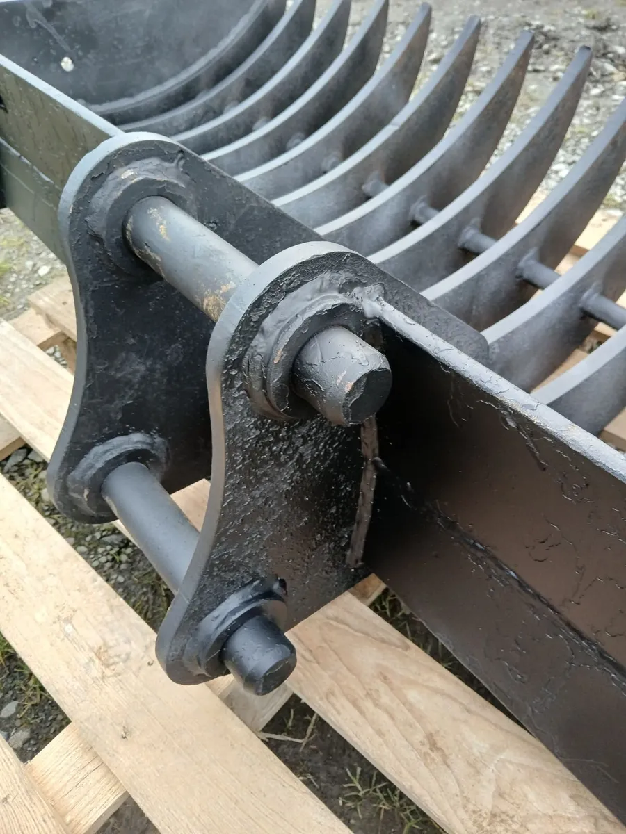 Lawn rake digger bucket - Image 1