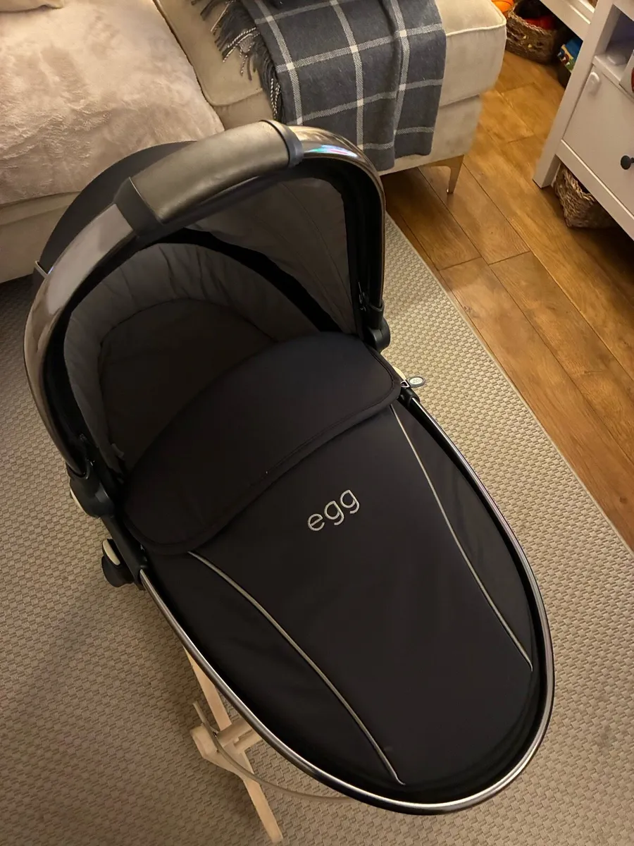 Egg Pram Carrycot - Image 1