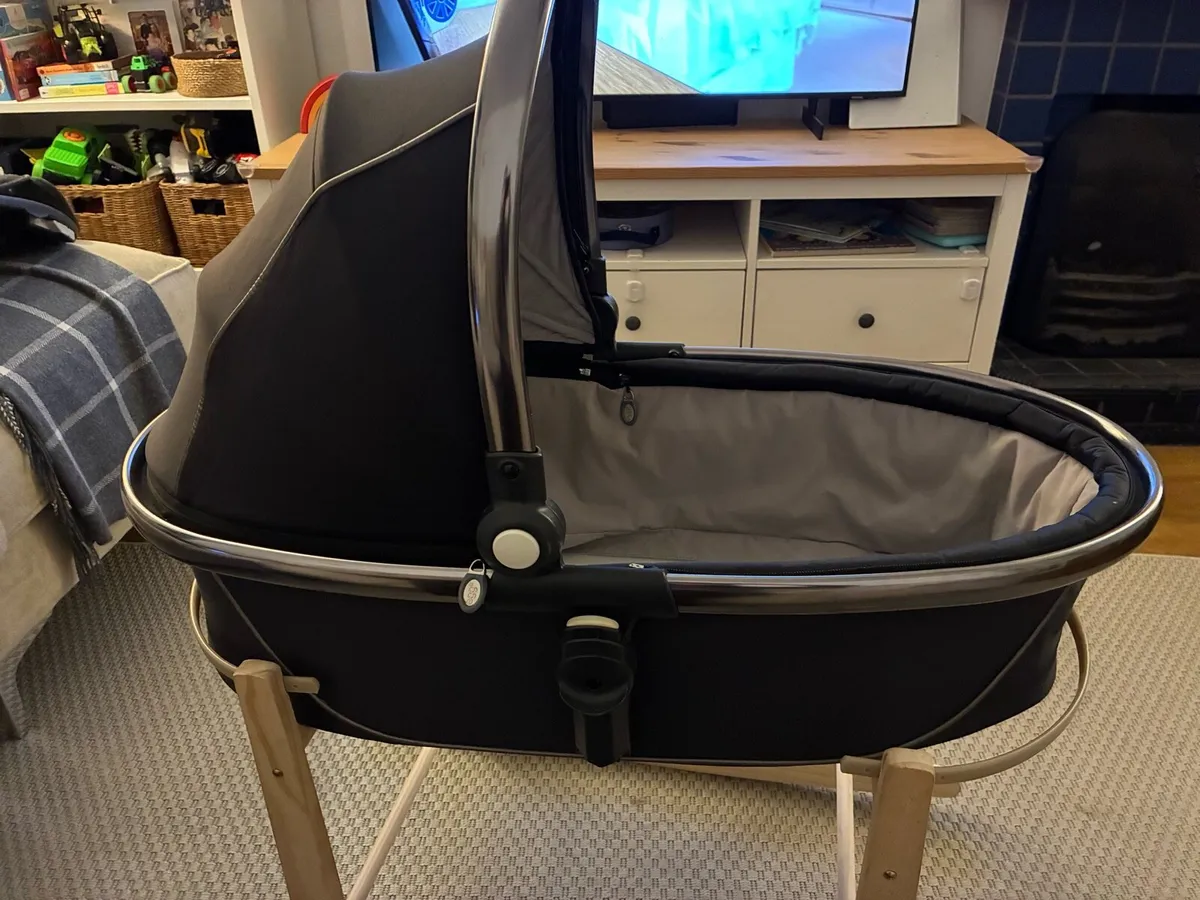 Egg Pram Carrycot - Image 4