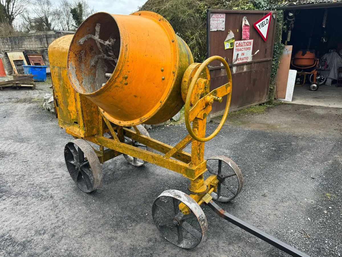 Diesel cement mixer - Image 1
