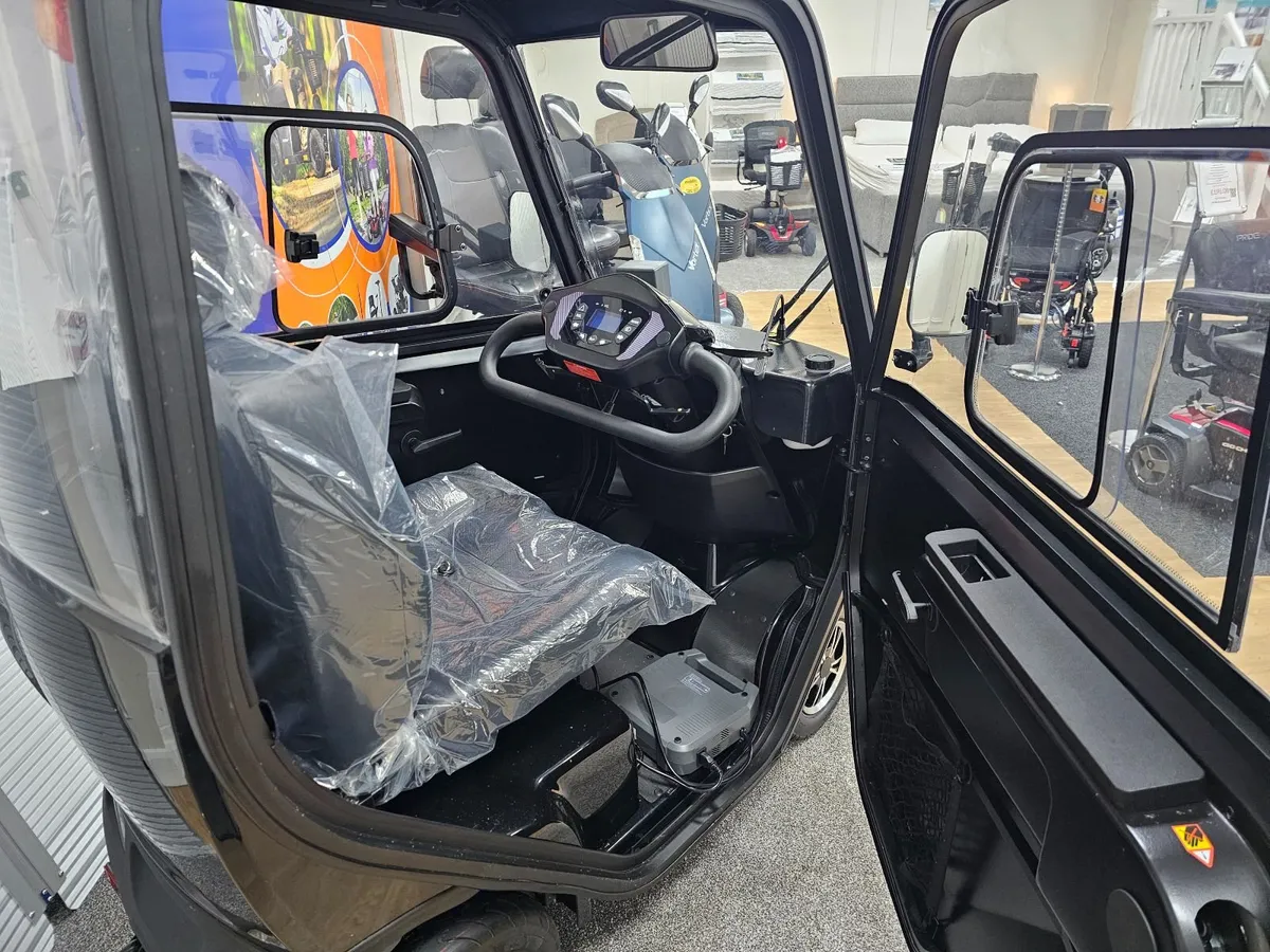 Motion Xplorer Mobility Scooter - Image 2