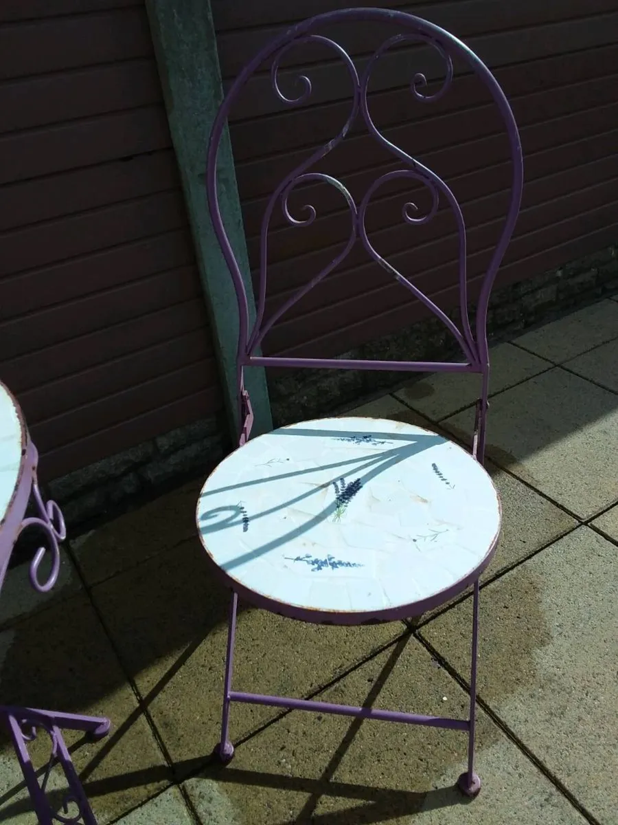 Garden table and chairs - Image 2