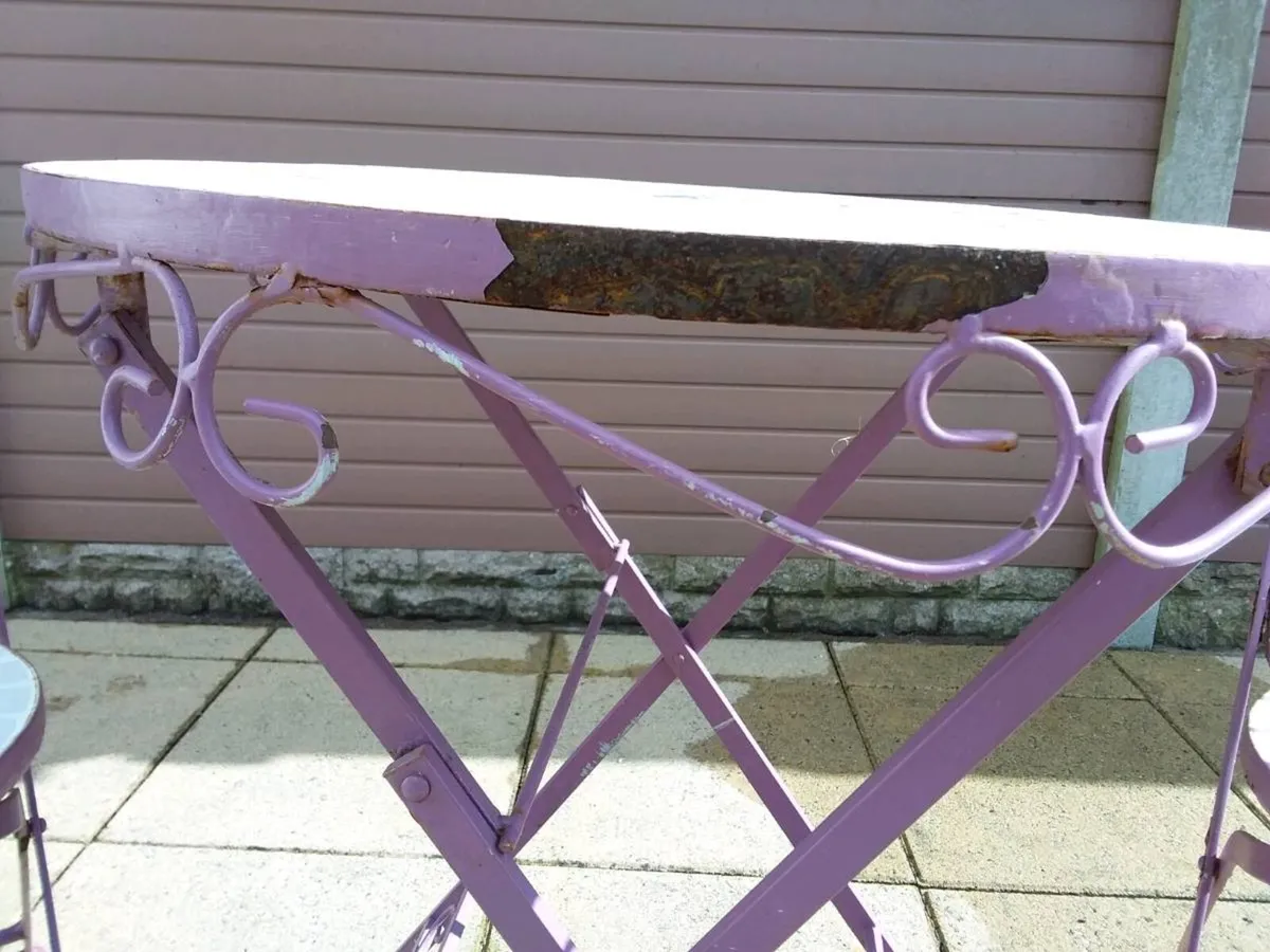 Garden table and chairs - Image 4