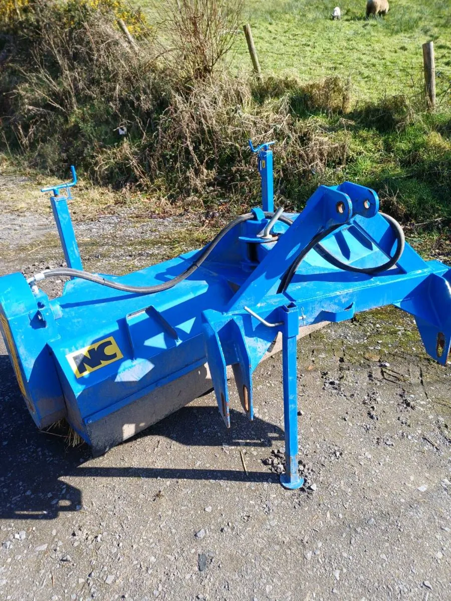 NC ROAD BRUSH - Image 1