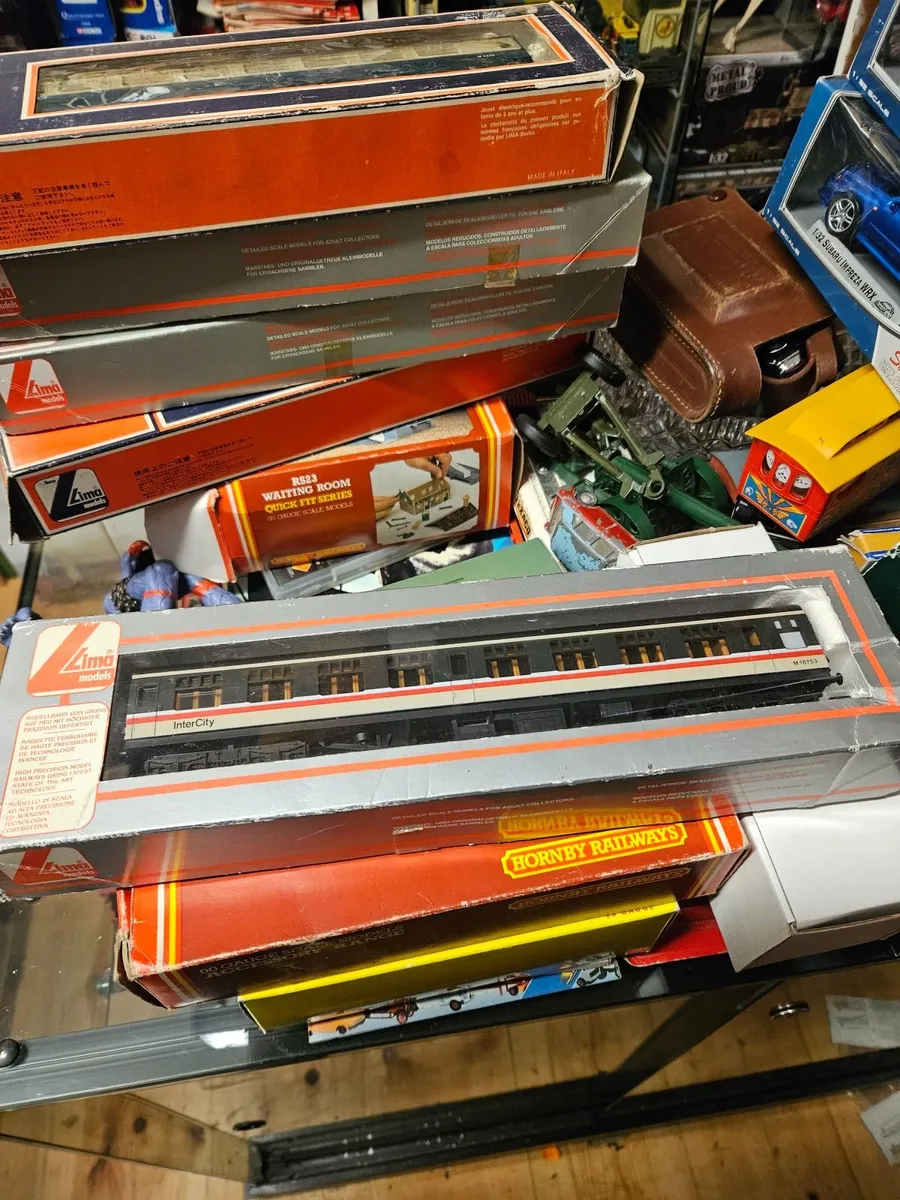 Hornby Lima OO Gauge Carraige