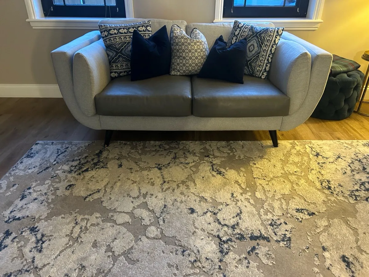 2 & 3 Seater Couches & rug - Image 3