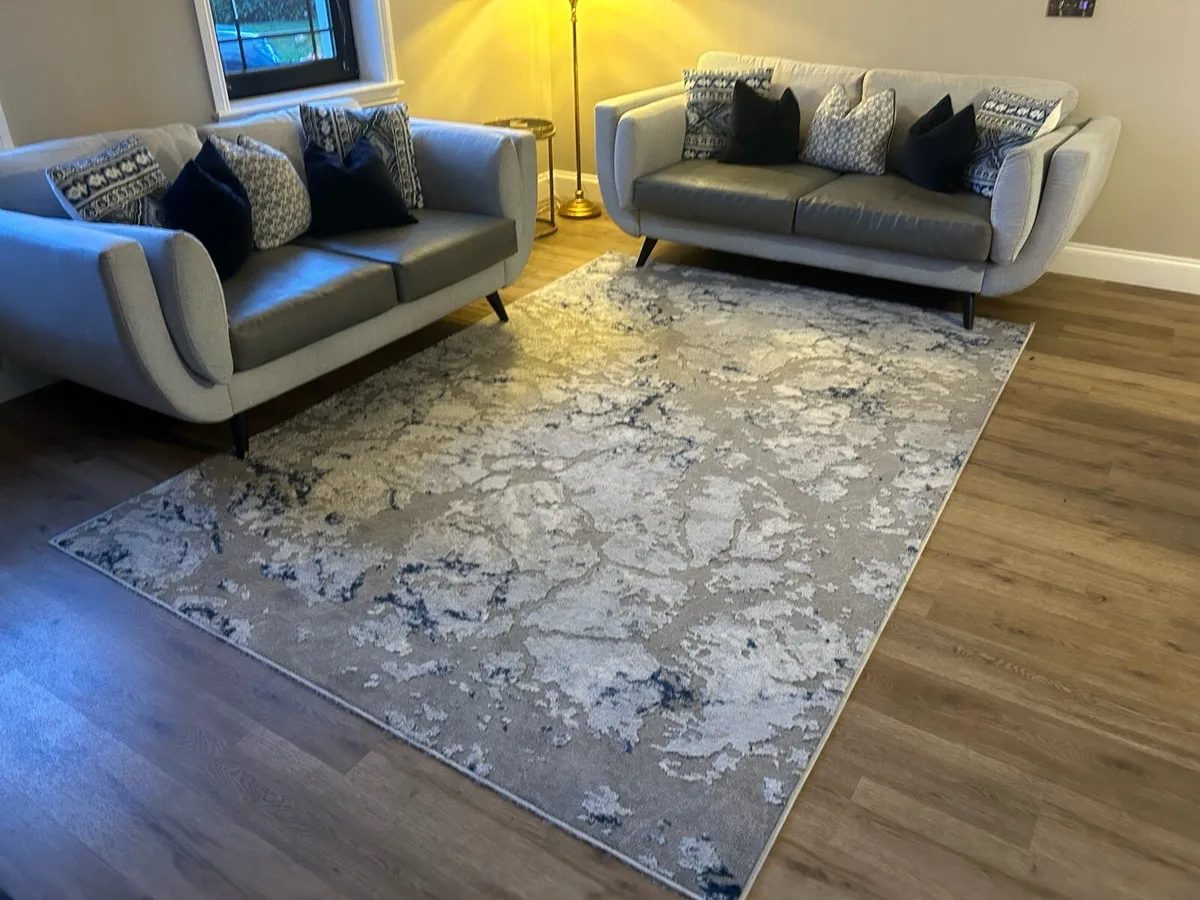2 & 3 Seater Couches & rug - Image 4