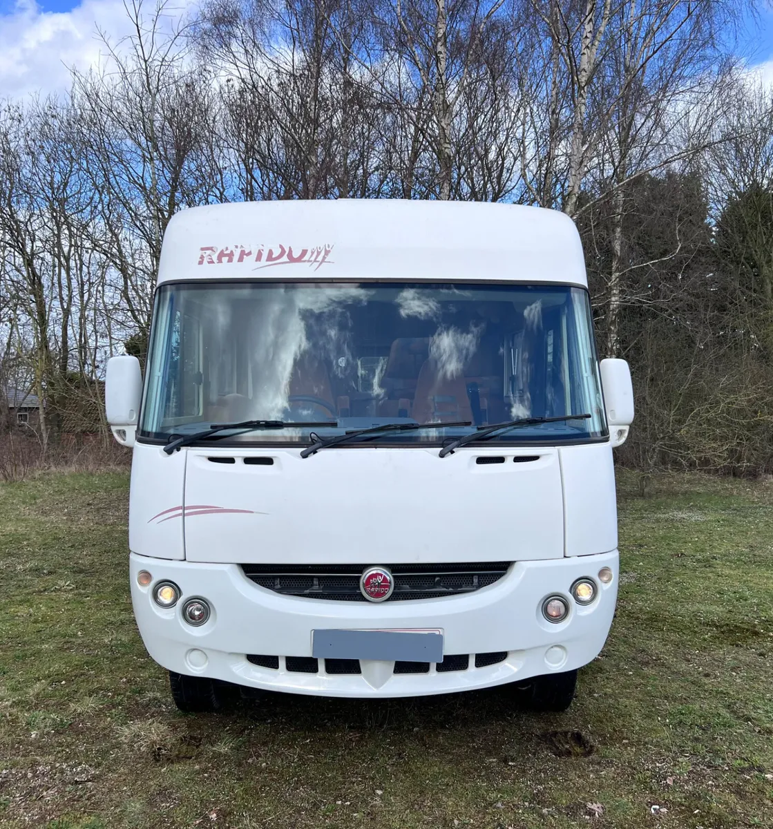 2004 Rapido 985F🔥 - Image 2