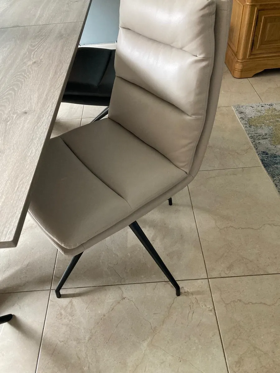 4 Dining Chairs - Image 4