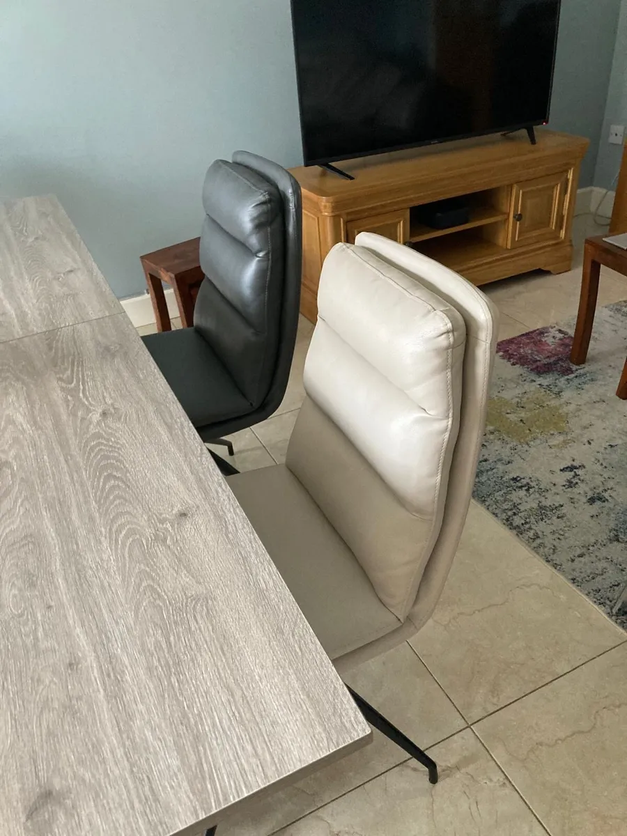 4 Dining Chairs - Image 3