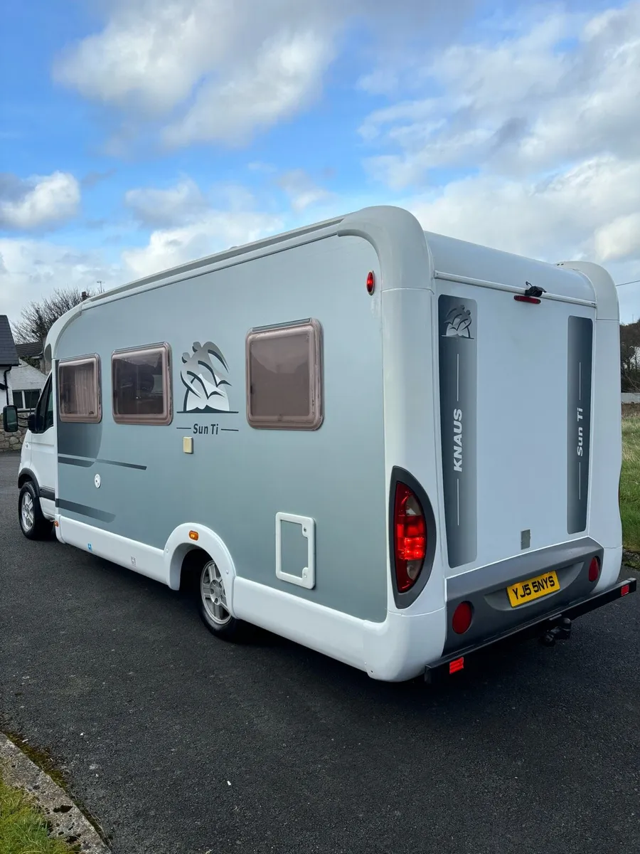 German build 2006 Lowline knaus 4 berth fixed bed - Image 2