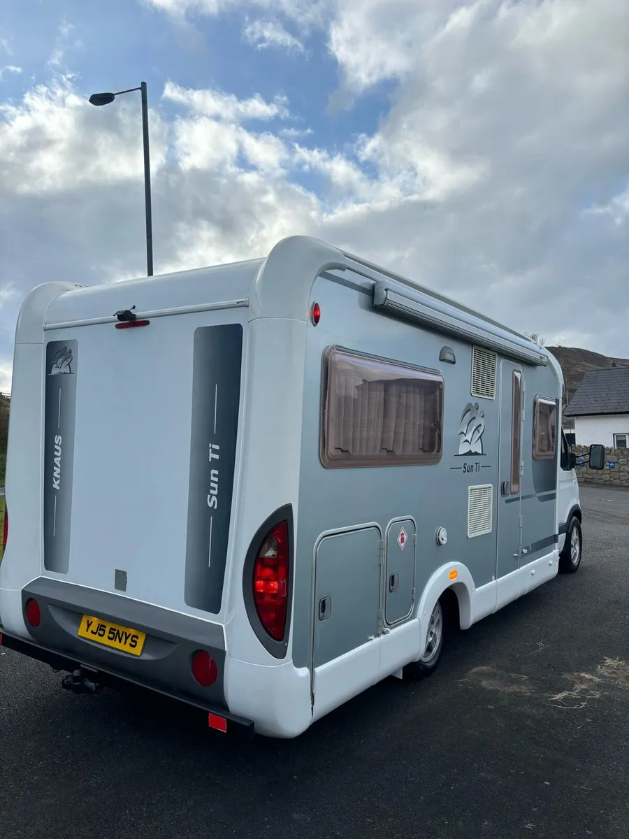 German build 2006 Lowline knaus 4 berth fixed bed - Image 3