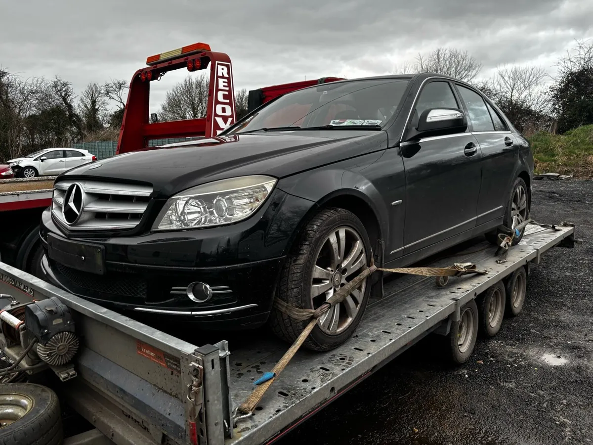 08 Mercedes c200 kompressor for breaking - Image 1