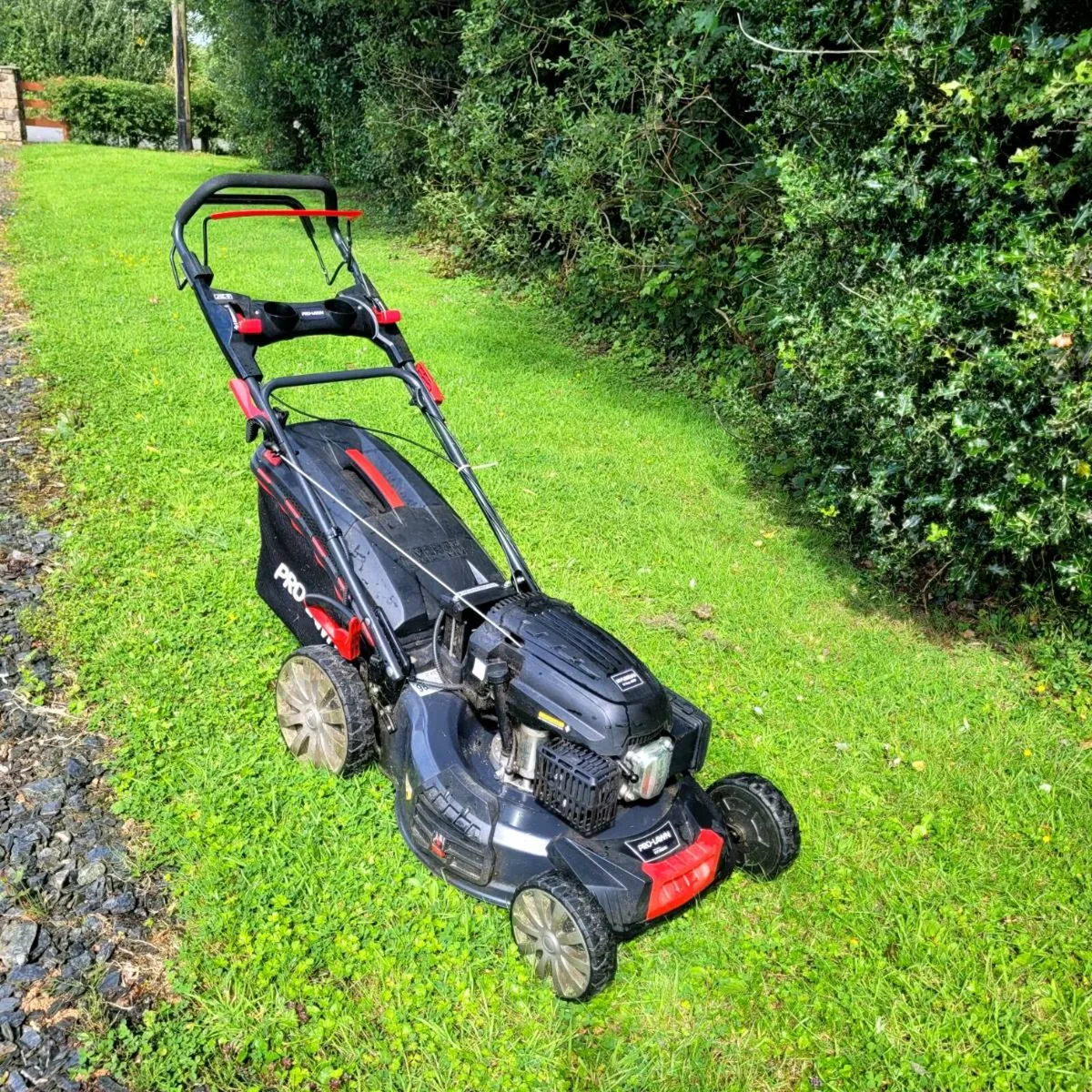 Pro Lawn Lawnmower - Hyundai - Image 1