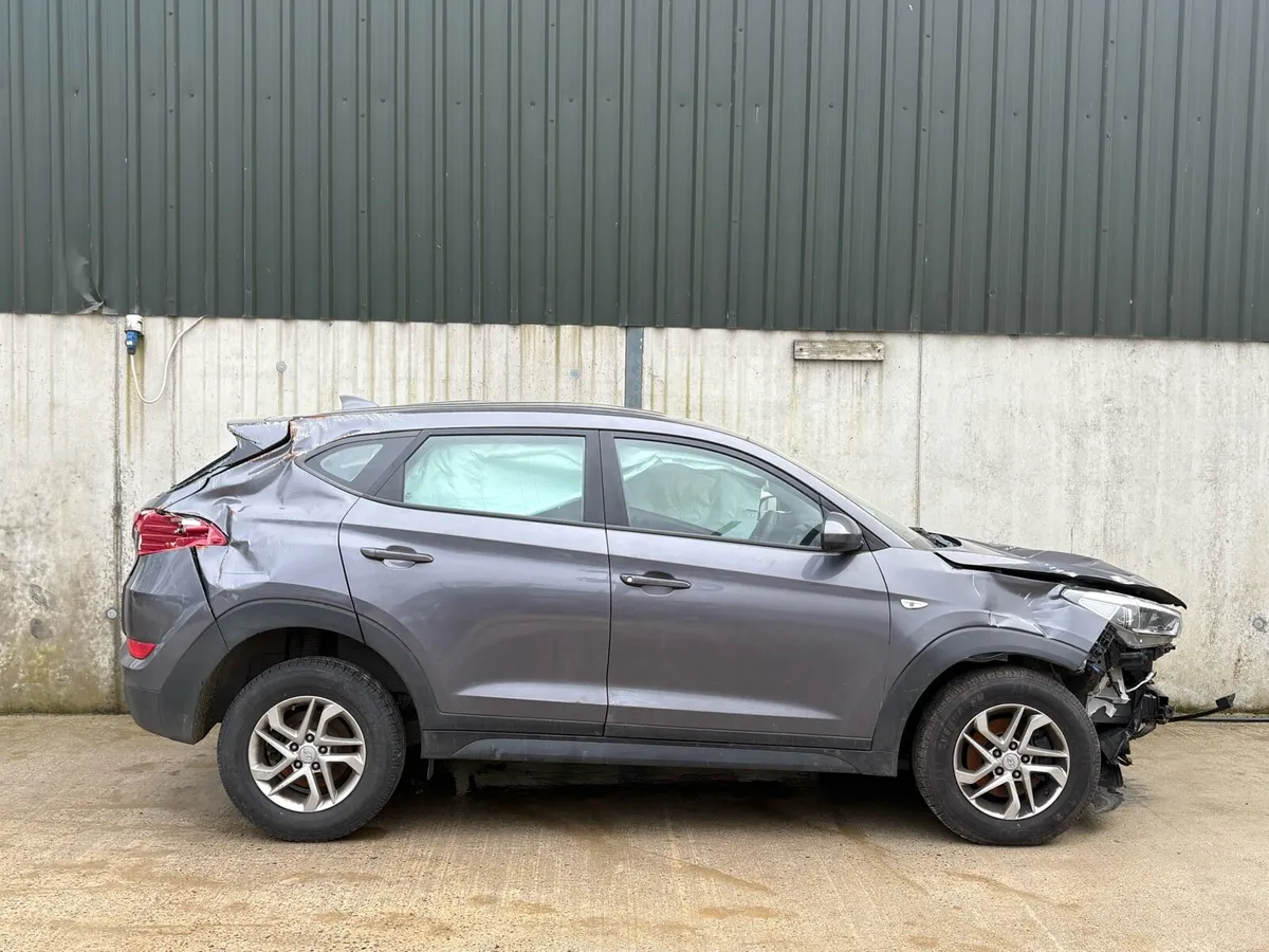 2015 Hyundai Tucson parts - Image 2