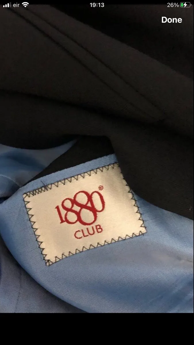 Boys navy suit age 5 €30 - Image 3