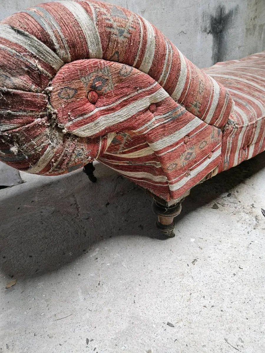 Antique Chaise Longue - Image 2