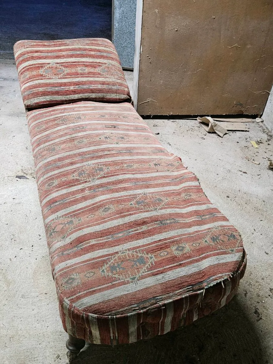 Antique Chaise Longue - Image 4
