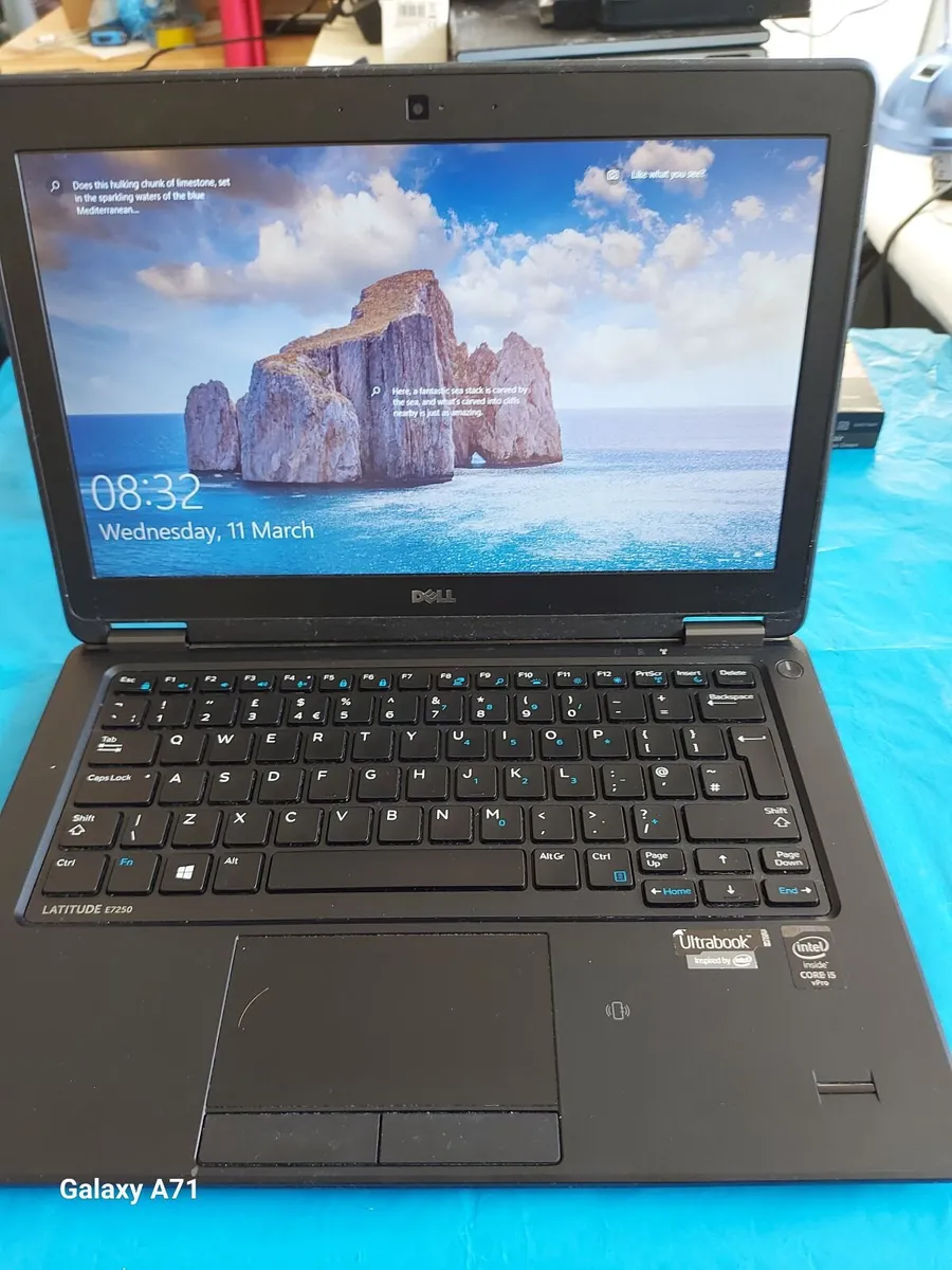 Dell Latitude E7250 Ultrabook, 8GB Ram, 238GB SSD - Image 1