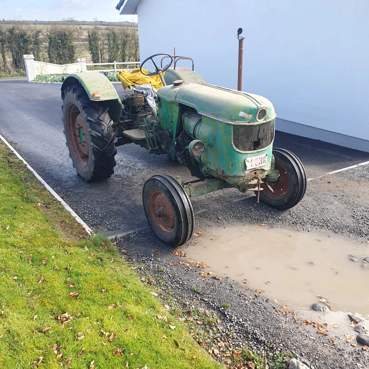 Vintage tractor Deutz D40 - Image 1