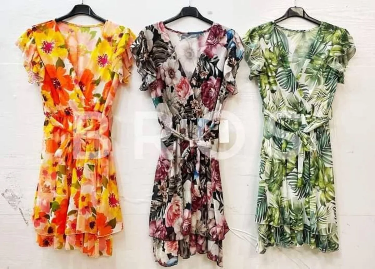 Floral dress, envelope with frills - Image 1