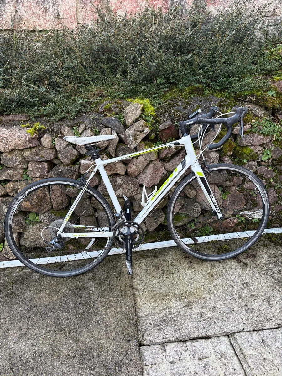 Road bike - Image 1