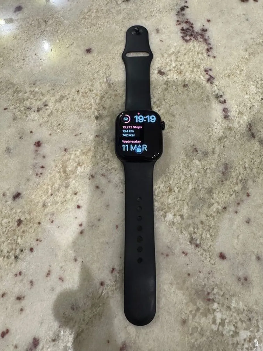 Apple Watch series 10 41mm - Image 1