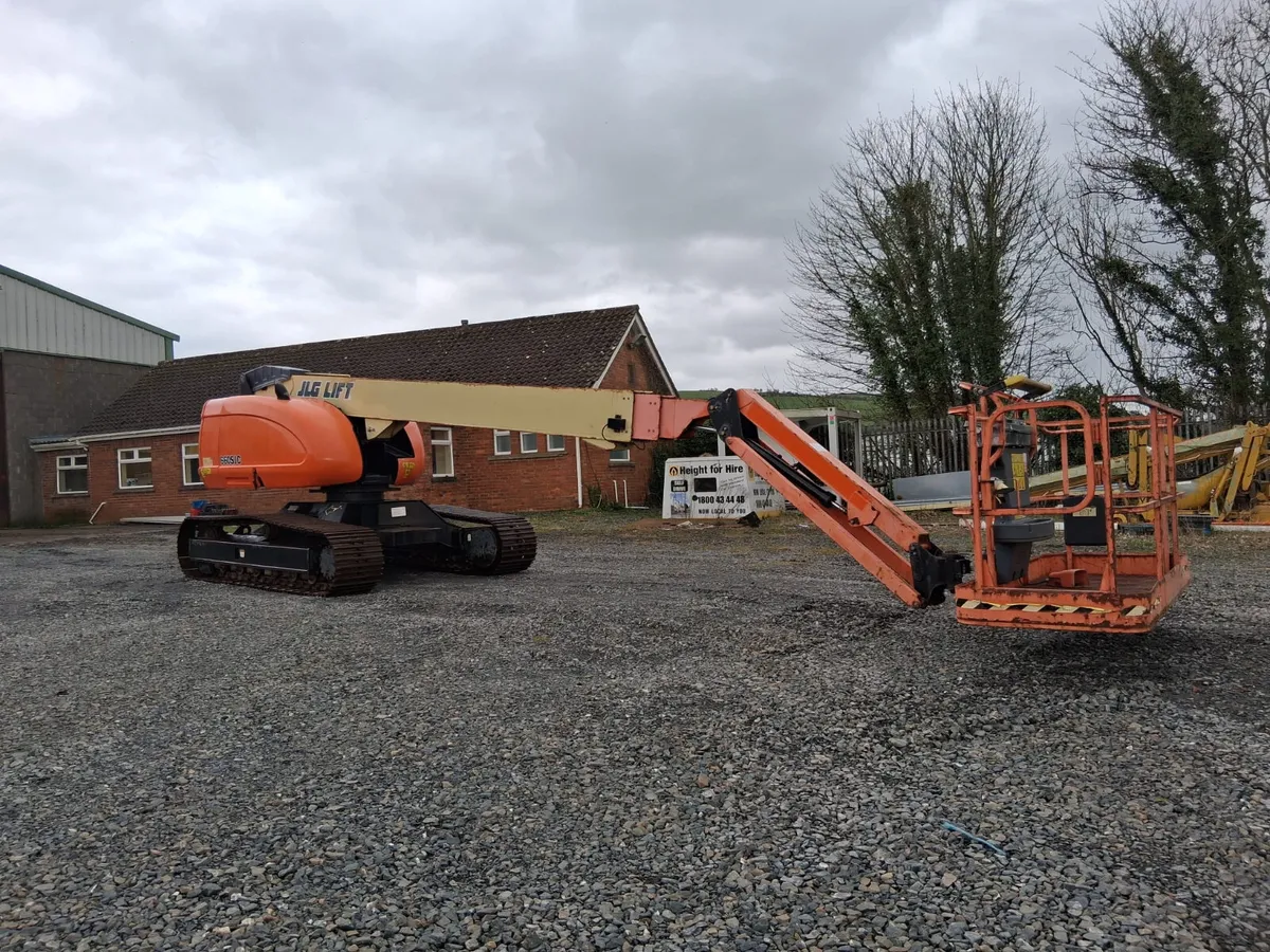 JLG660SJC Telescopic Tracked Boom - - Image 1