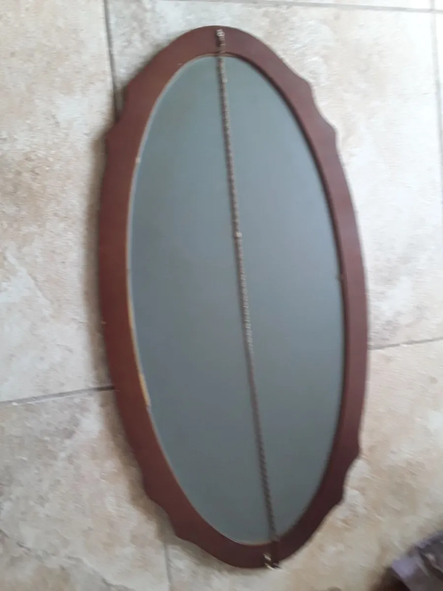 Oval shaped Rossmore mirror new condition - Image 4