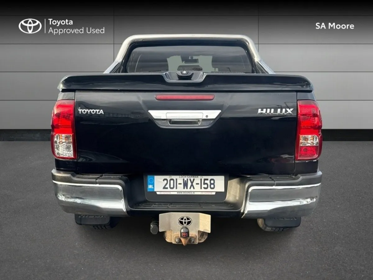 Toyota Hilux SR5 AUTO - 1 Owner - No VAT - Image 4