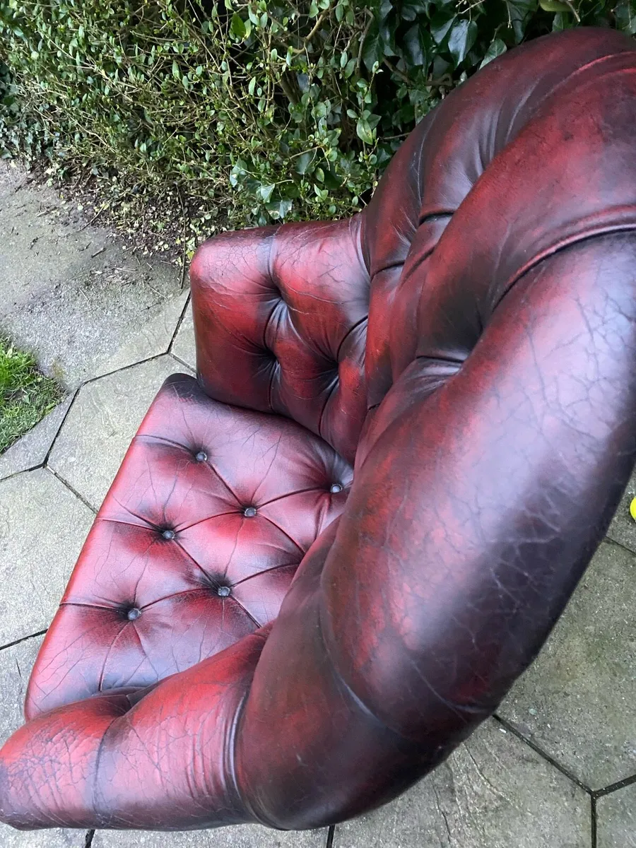 Chesterfield Desk chair (ox blood colour) - Image 2
