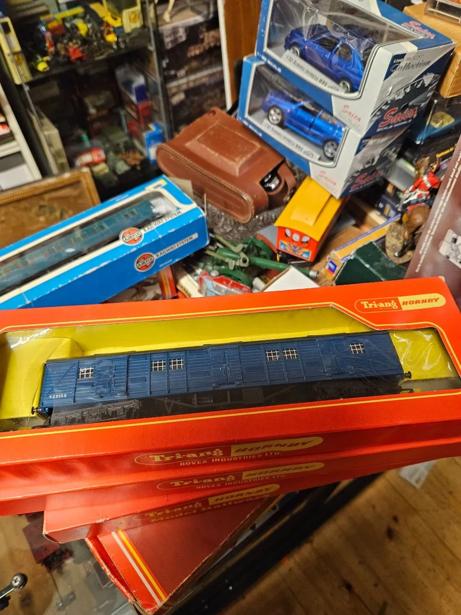 Hornby Triang OO Gauge Parcel Van - Image 2