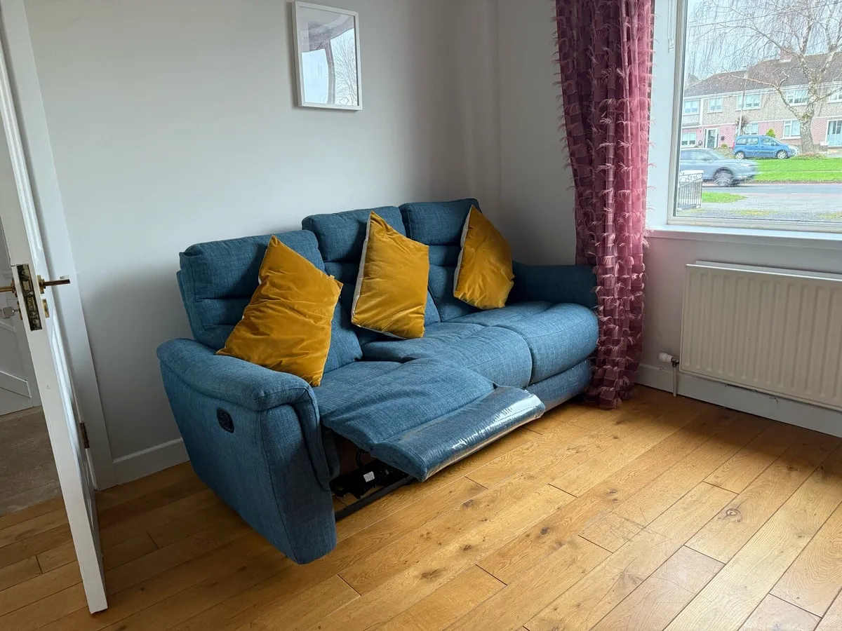 3 seater recliner sofa excellent condition - Image 1