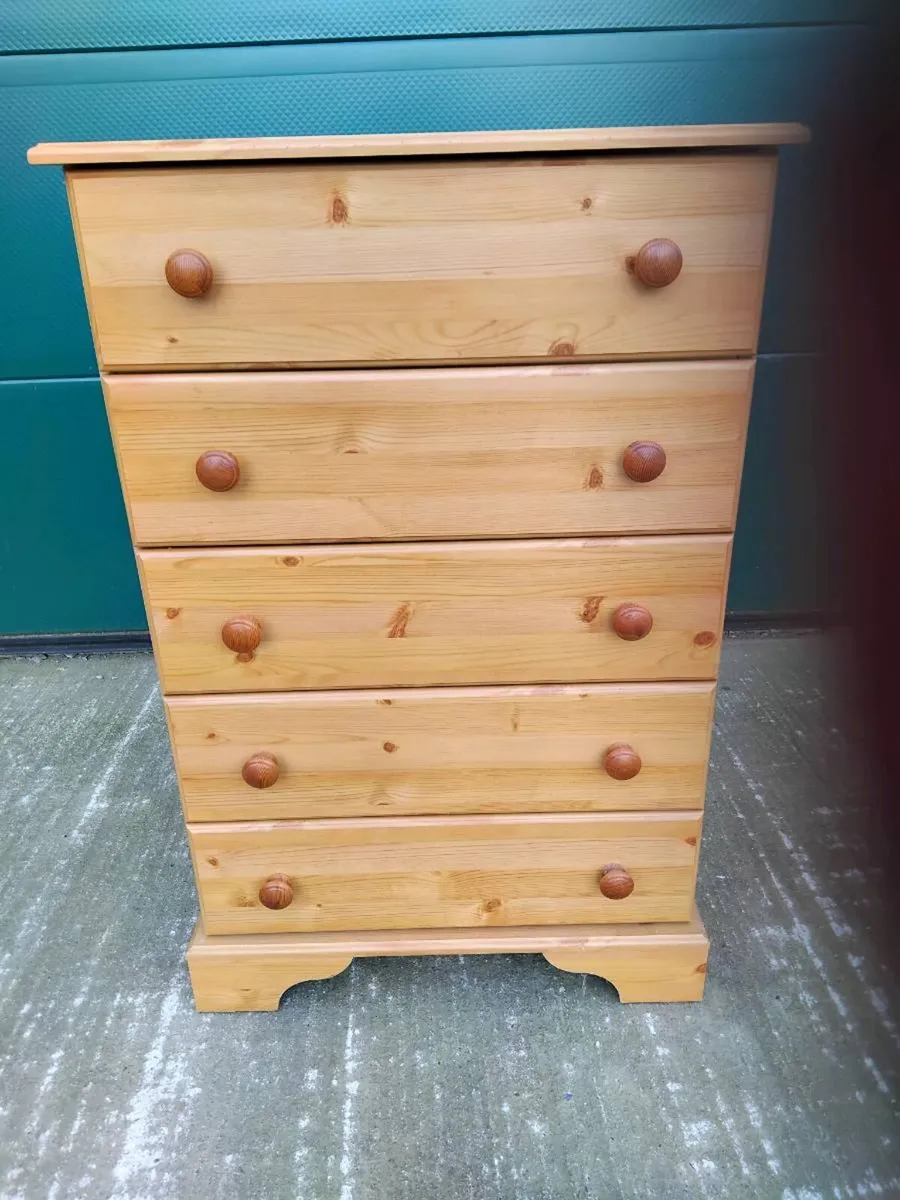 Pine chest of drawers - Image 2
