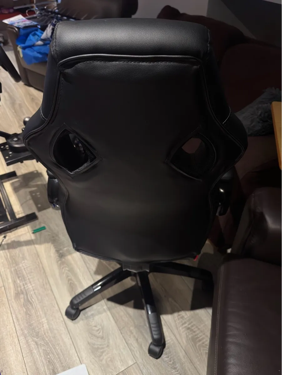 X rocker Gaming chair (NEED GONE) - Image 3