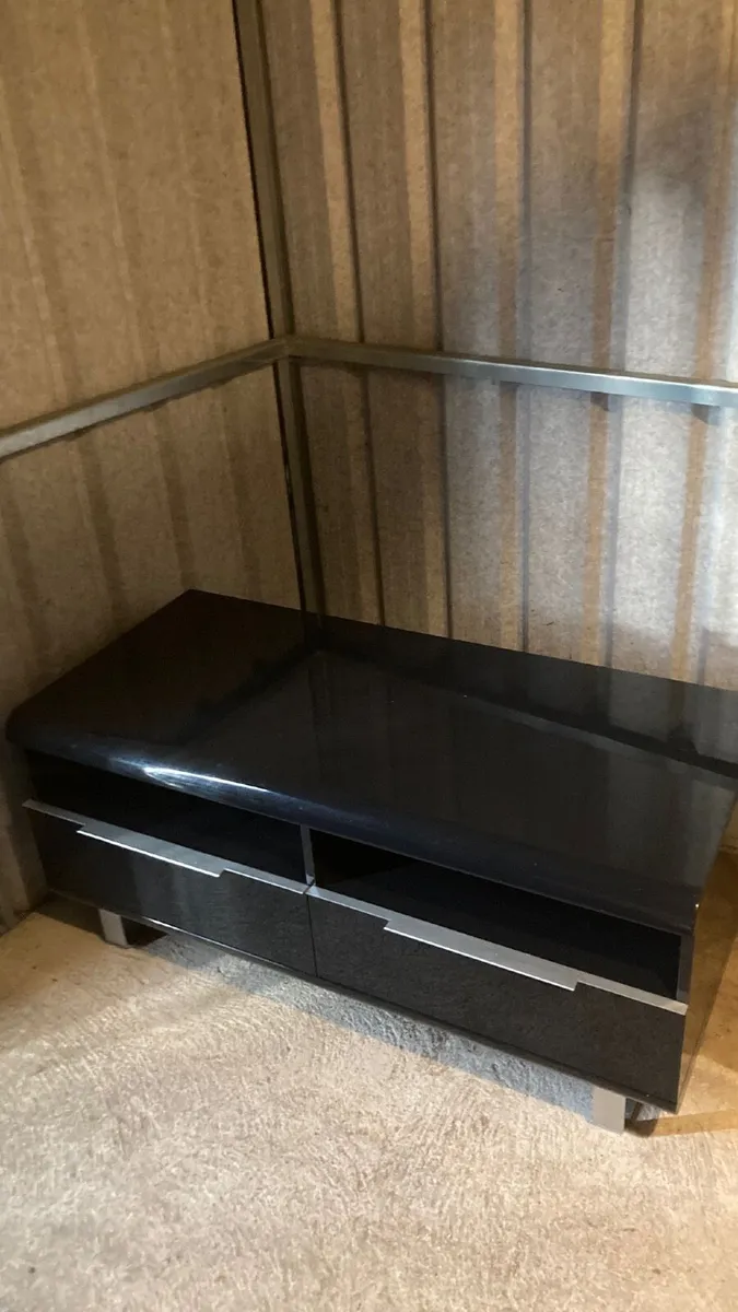 TV stand - Image 3
