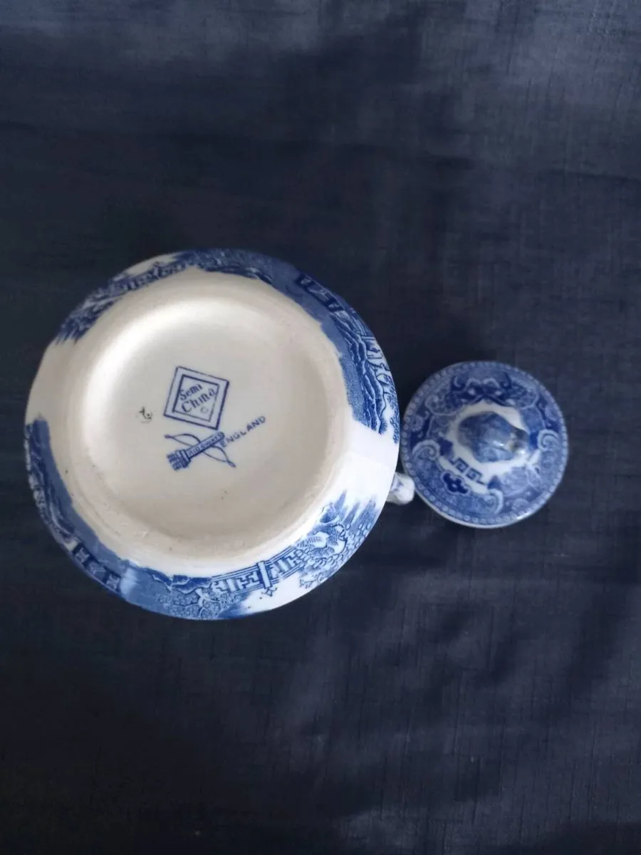 Blue Willow Sugar Bowl With Lid - Image 3