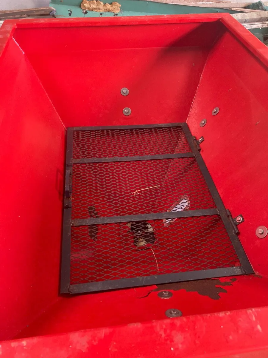 Single Disc Fertiliser Spreader - Image 4