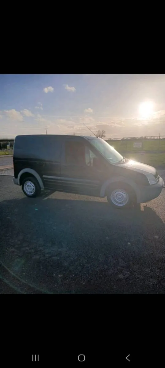 2010 transit connect new 1 year cvrt. Only 119klm - Image 4