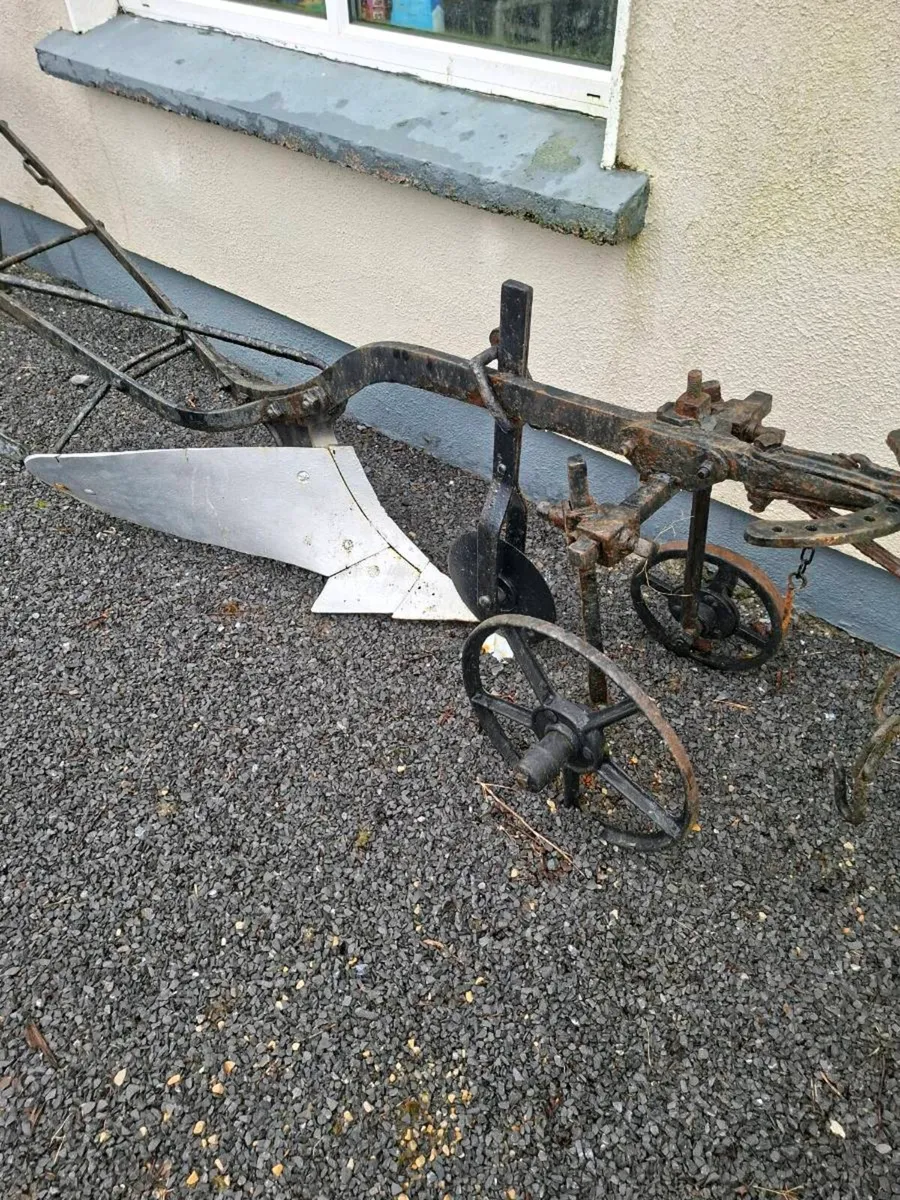 Vintage machinery - Image 2