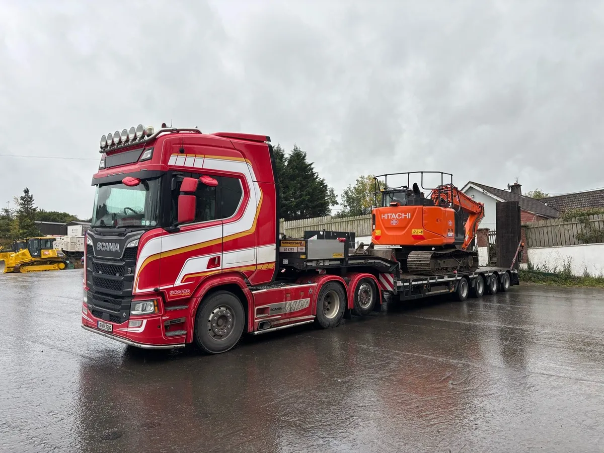 13 TON DIGGER HIRE - Image 2