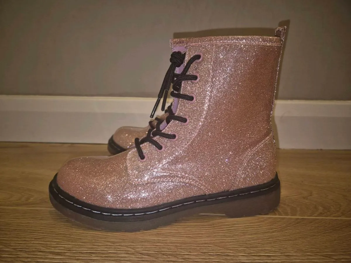 dunnes girls boots size 4 - Image 1