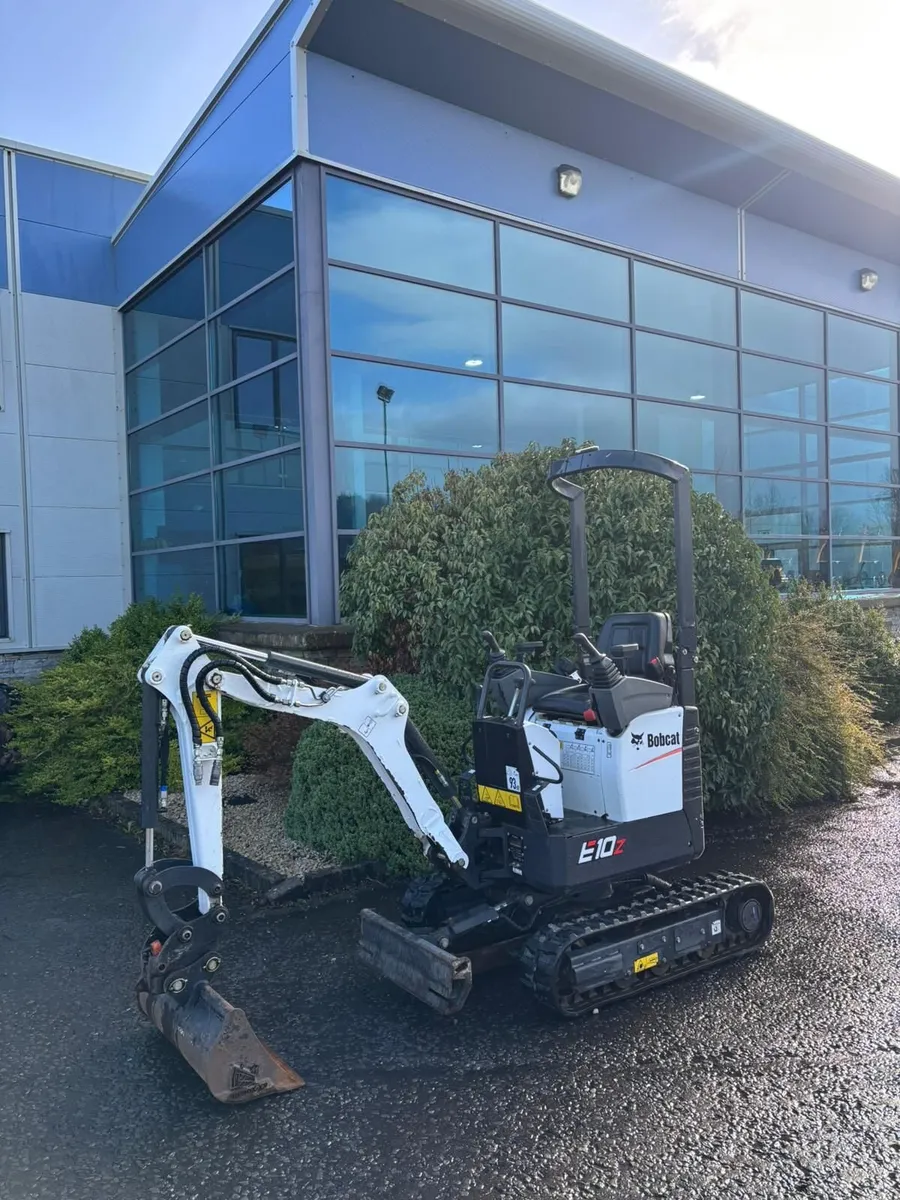 Bobcat E10z Micro Excavator - Image 2