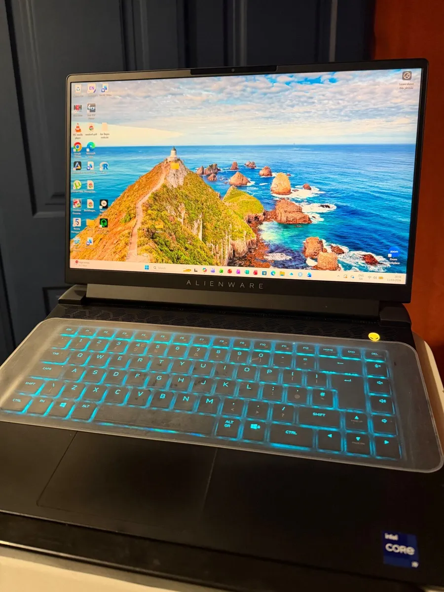 Alienware M15 R6 (2021) - Image 3