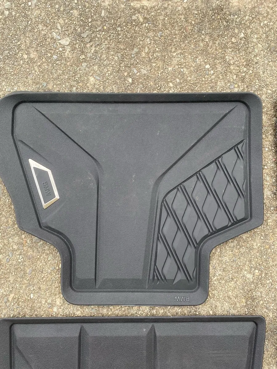 2025 BMW X5 Genuine Rubber mats & Bootliner - Image 4