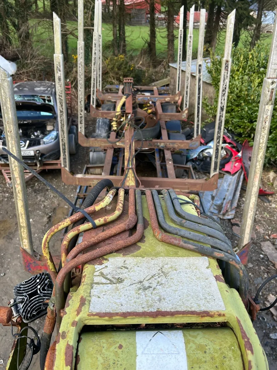 Log trailer with crane - Image 4