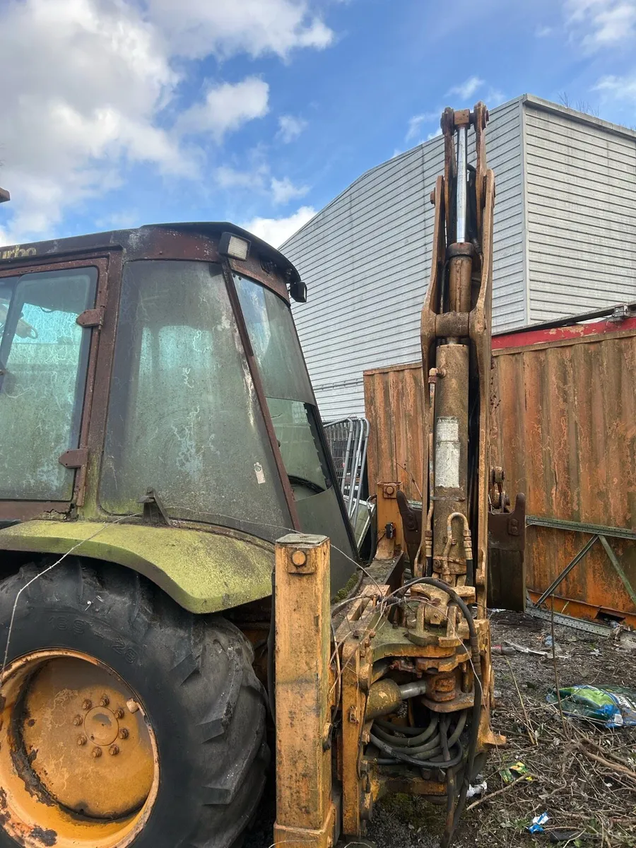 Case 580 digger time waster - Image 3